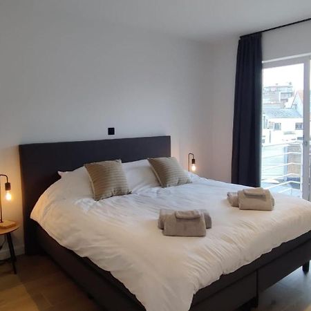 Luxueus, Ruim Appartement Op 350M Van Het Strand Oostende Ngoại thất bức ảnh