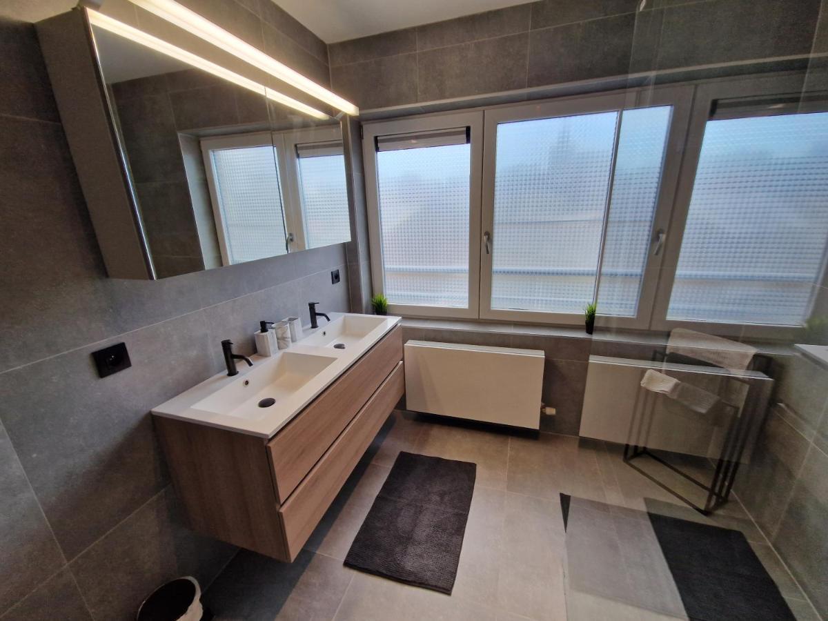Luxueus, Ruim Appartement Op 350M Van Het Strand Oostende Ngoại thất bức ảnh