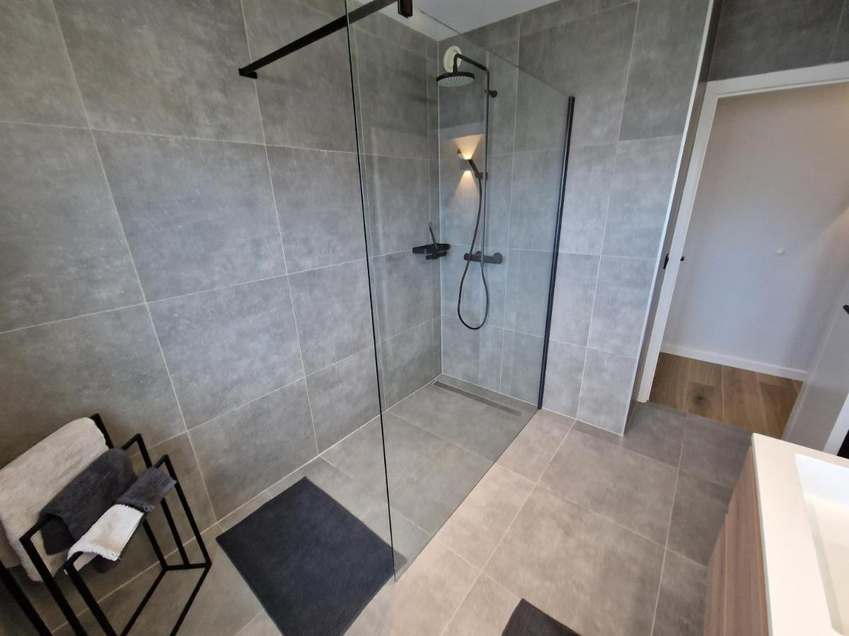Luxueus, Ruim Appartement Op 350M Van Het Strand Oostende Ngoại thất bức ảnh
