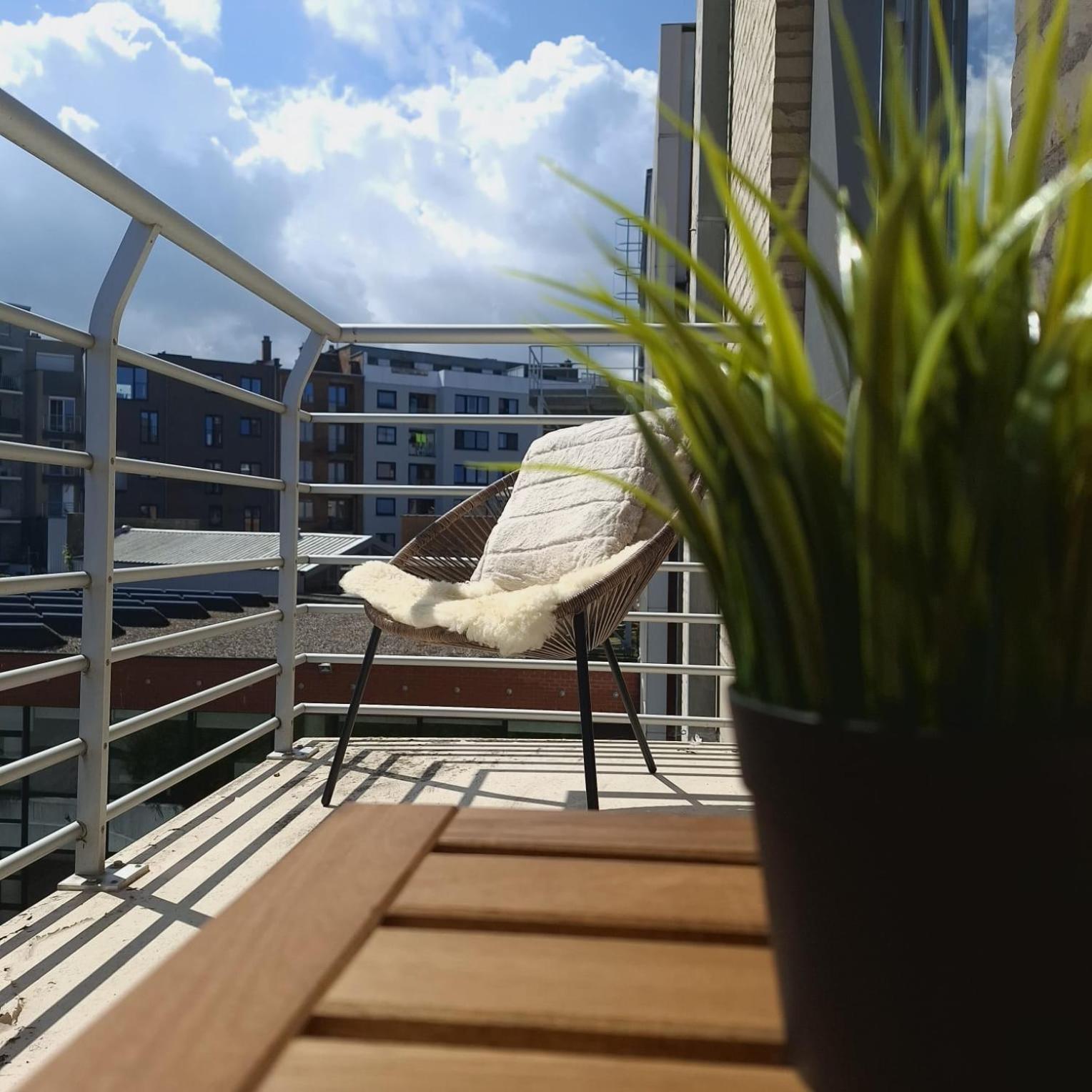 Luxueus, Ruim Appartement Op 350M Van Het Strand Oostende Ngoại thất bức ảnh